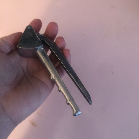 Vintage aluminum? Lightweight garlic press. Made in Japan- collectible -used - Picture 6 of 7